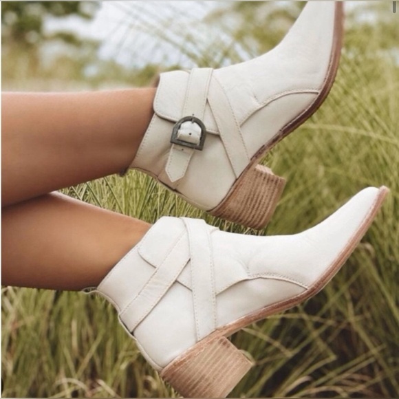 Free People Back Loop Ankle Booties Size 38.5 
8 US - Picture 2 of 15